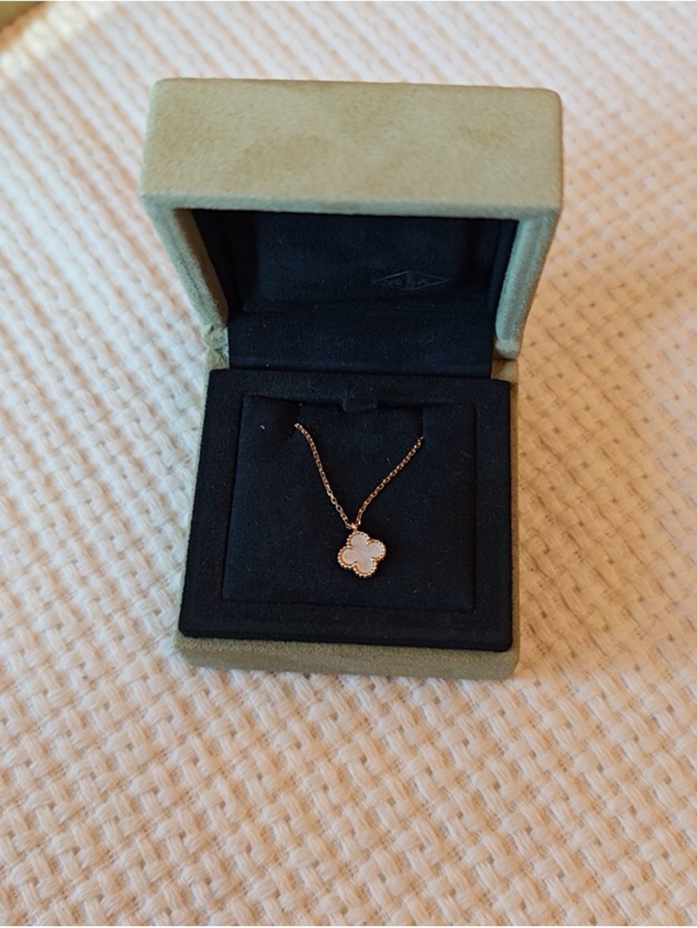 Excellent Used Condition VCA Necklace - Picture 3 of 6